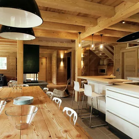 Spacious Chalet In With Sauna 샬레 *