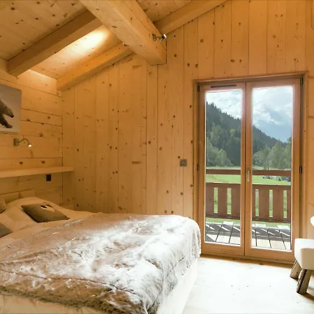 Spacious Chalet In With Sauna 샬레 *