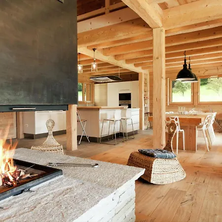 Spacious Chalet In With Sauna 샬레 *