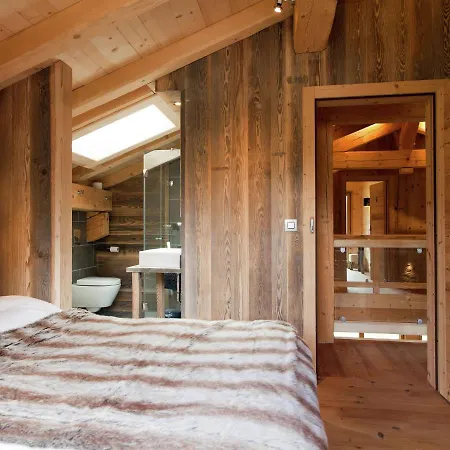 Spacious Chalet In With Sauna 샬레 *