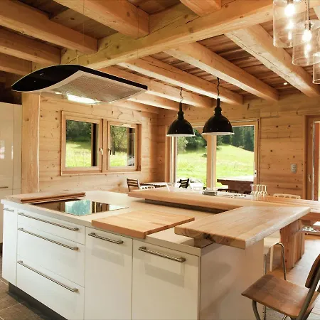 Spacious Chalet In With Sauna 샬레 *